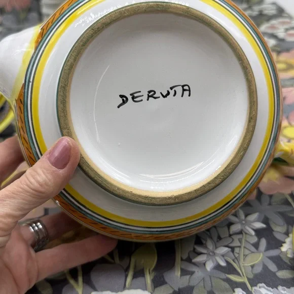 ⭐️7 piece Deruta Pottery teapot and saucer set